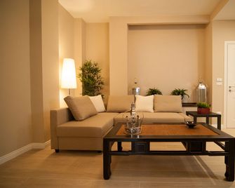 Les Suites Bari Luxury Bnb Italian Excellence - Bari - Living room