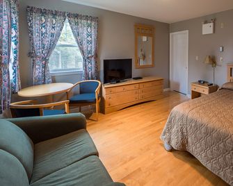 Auberge Doucet Inn - Cheticamp - Bedroom
