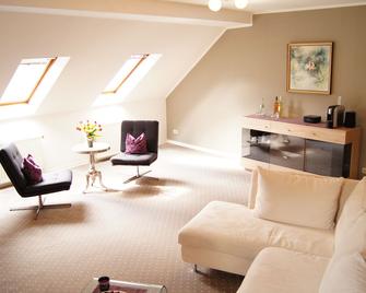 Hof Ehrenfels - Mainz - Wohnzimmer