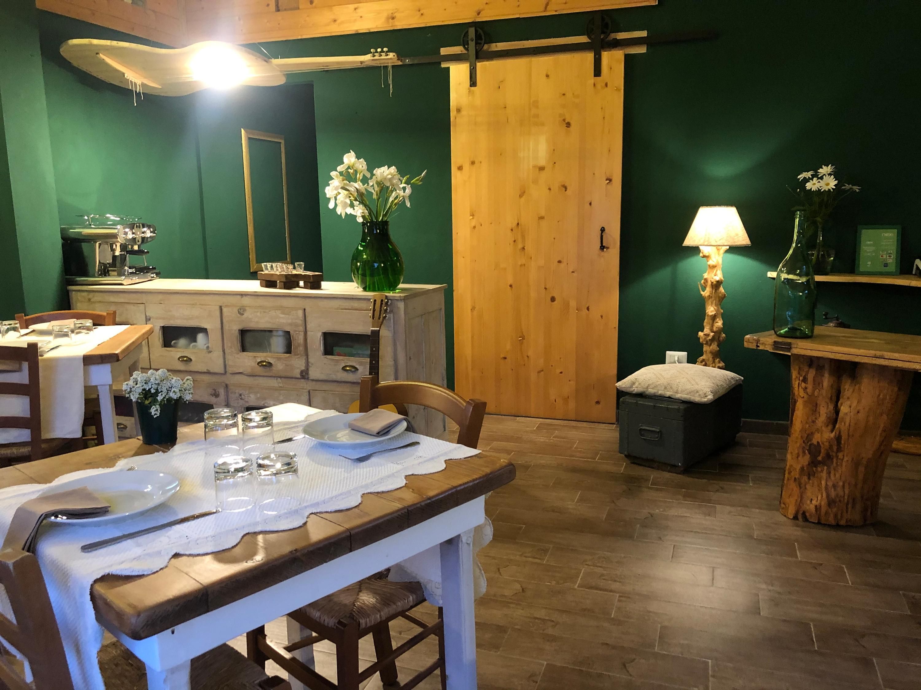 Nacchinono - أولبيا - مطعم