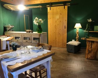 Nacchinono - أولبيا - مطعم