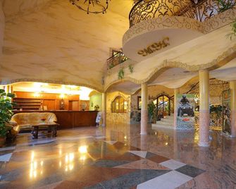 Manor Hotel - Ольштин - Лоббі