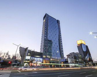 Hotel The Designers Seoul Station - Seoul - Building