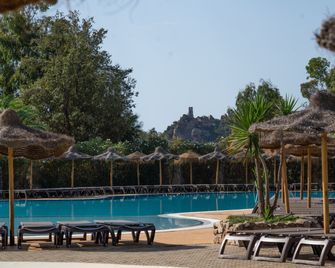 4 Mori Family Village - Muravera - Piscina
