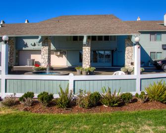 Canterbury Inn - Ocean Shores - Building