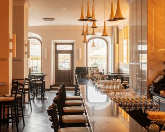 بروفاريا - بوزنان - بار