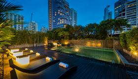 Maitria Hotel Sukhumvit 18 Bangkok - Sha Extra Plus - Bangkok - Pool