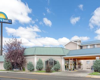 Days Inn by Wyndham Butte - Butte - Edificio