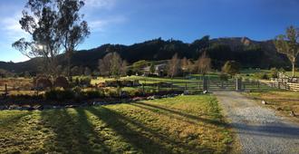 Woolshed Bed & Breakfast - Takaka - Outdoors view