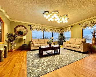 Fairbridge Inn & Suites Fort Wayne - Fort Wayne - Living room