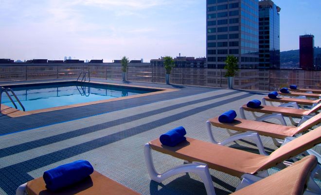 Expo Hotel Barcelona - Barcelona - Pool