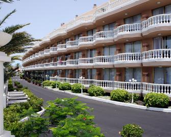 Cleopatra Palace Hotel - Arona - Building