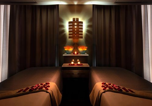 Eurostars Magnificent Mile En 445 923 1 3 7 8 1 3 8