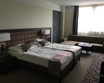 Gunaras Resort Spa Hotel - Dombóvár - Camera da letto