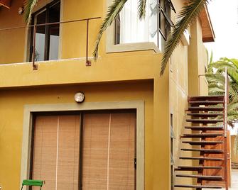 Skeleton Beach Backpackers - سواكوبموند - مبنى