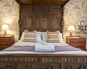 The Cotswold Gateway Hotel - Burford - Bedroom