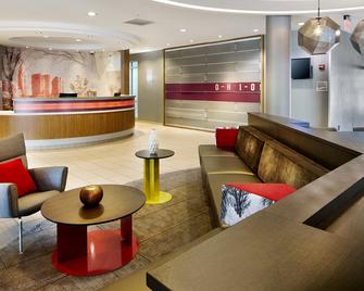 SpringHill Suites by Marriott Columbus OSU - Columbus - Front desk