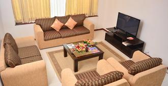 Unique Towers Luxury Boutique Suites - Colombo - Living room