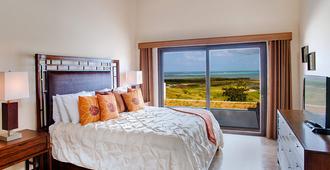 Pristine Bay Resorts - Coxen Hole - Bedroom