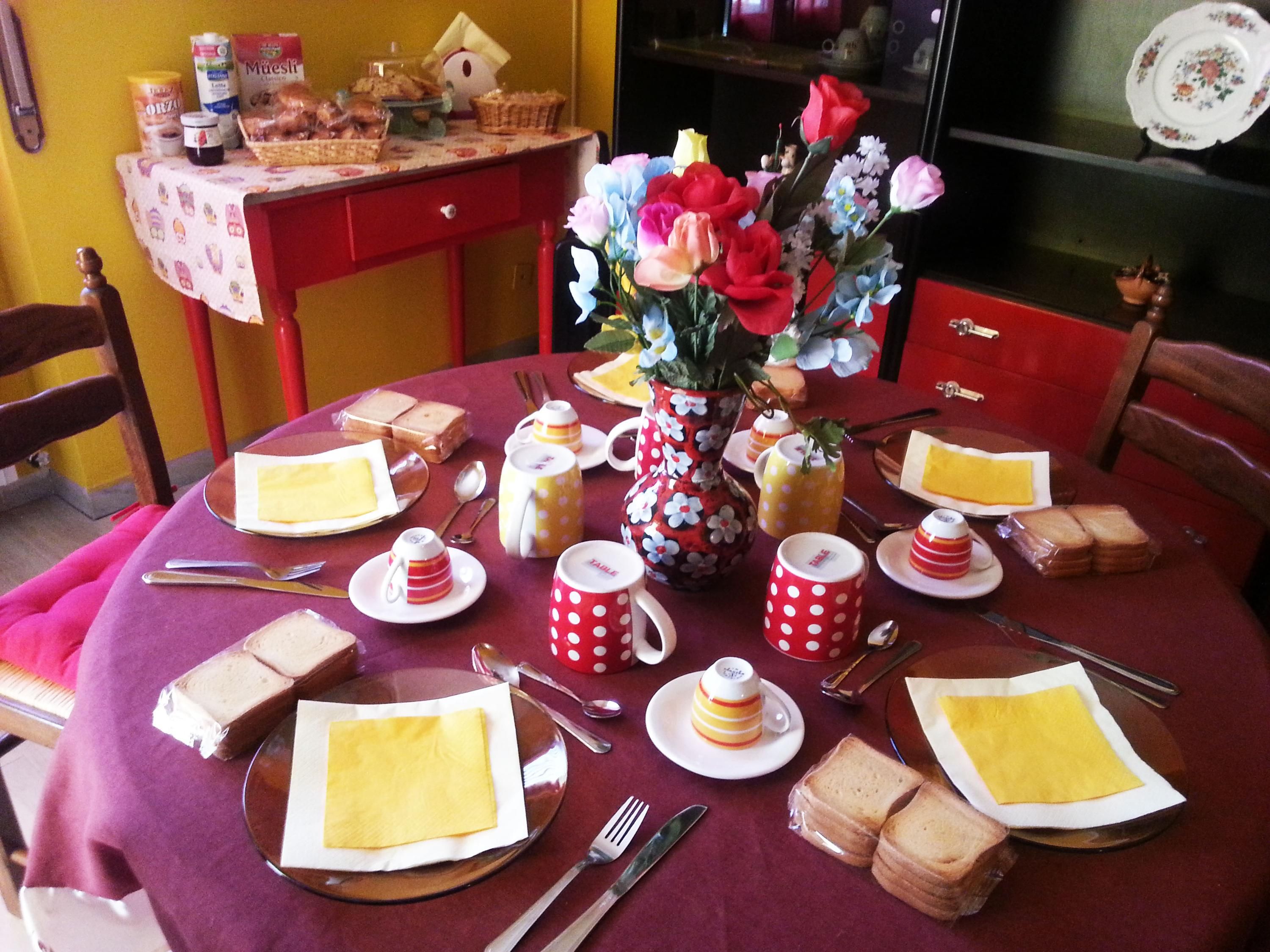 B&B Night & Day - Cosenza - Comedor