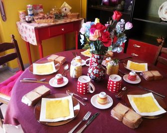 B&B Night & Day - Cosenza - Comedor