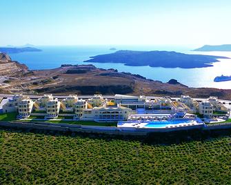 The Majestic Hotel - פירה - בניין