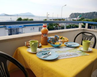 Hotel Villa Del Mare - Bacoli - Balcon