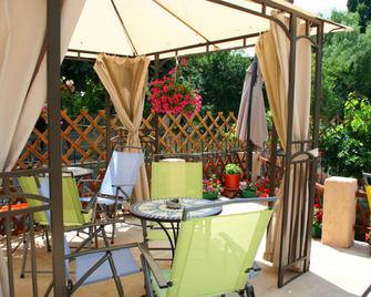 Flower's - Bucharest - Property amenity