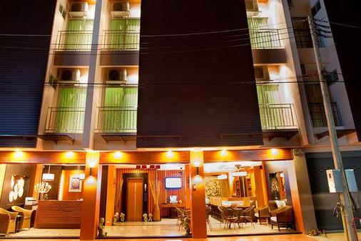 Deva Suites Patong - Patong - Building