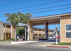 Bonanza Inn & Suites - Yuba City - Gebouw