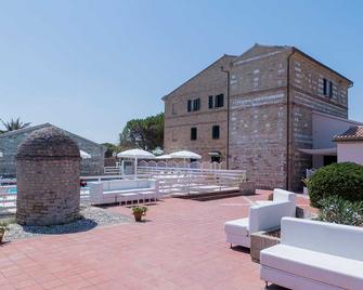 Lido Azzurro - Marcelli - Building
