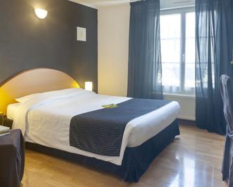 Hotel de l'Ecu de France - Malesherbes - Bedroom