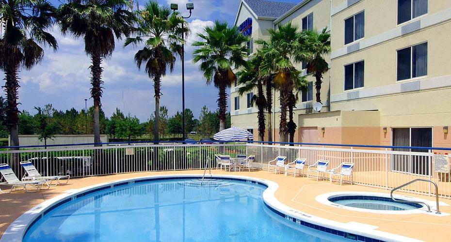 Fairfield Inn By Marriott Orlando Airport Aed 387 A E D 1 0 8 4