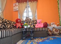 Dahachok Homestay - Kathmandu - Living room