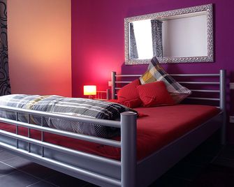 Lustra Stundenhotel - Adults Only - Landshut - Habitación