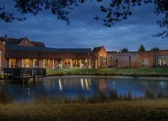 DoubleTree by Hilton Hotel Cambridge Belfry - Cambridge - Toà nhà