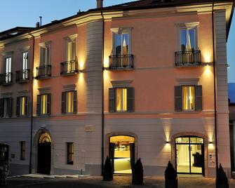 Palazzo Del Senatore - Atina - Building
