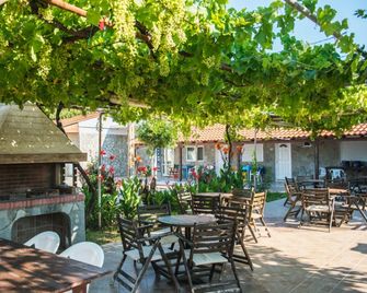 Santa Rosa Hotel & Beach - Alexandroupolis - Innenhof