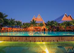 Victoria Beachcomber Resort & Spa - Pointe aux Piments - Building