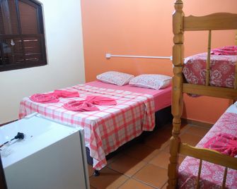 Ilhabela Hostel - איליאבלה - חדר שינה