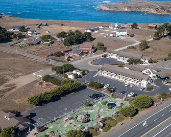 Emerald Dolphin Inn & Mini Golf - Fort Bragg - Dış görünüm