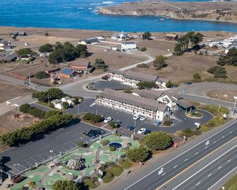 Emerald Dolphin Inn & Mini Golf - Fort Bragg - Vista del exterior