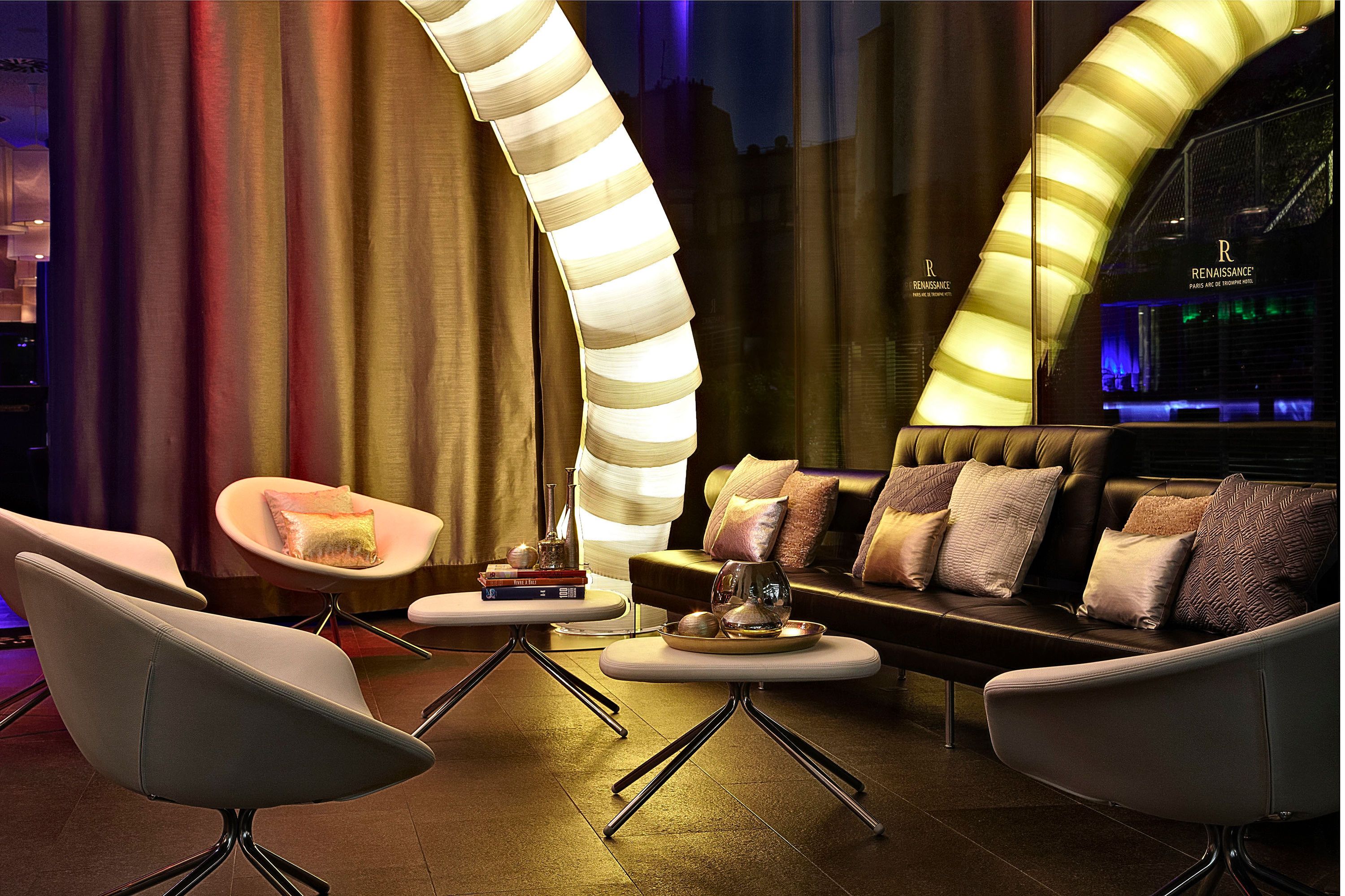 Renaissance Paris Arc de Triomphe Hotel - París - Lobby