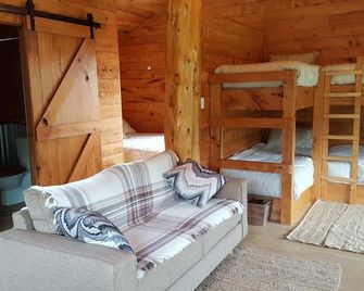 Rustic Hut Bush Retreat - Penguin - Sala de estar