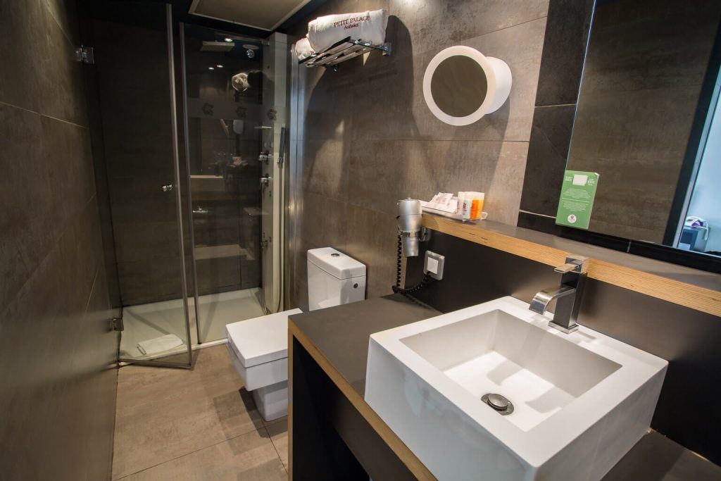 Petit Palace Plaza Mayor - Madrid - Bathroom
