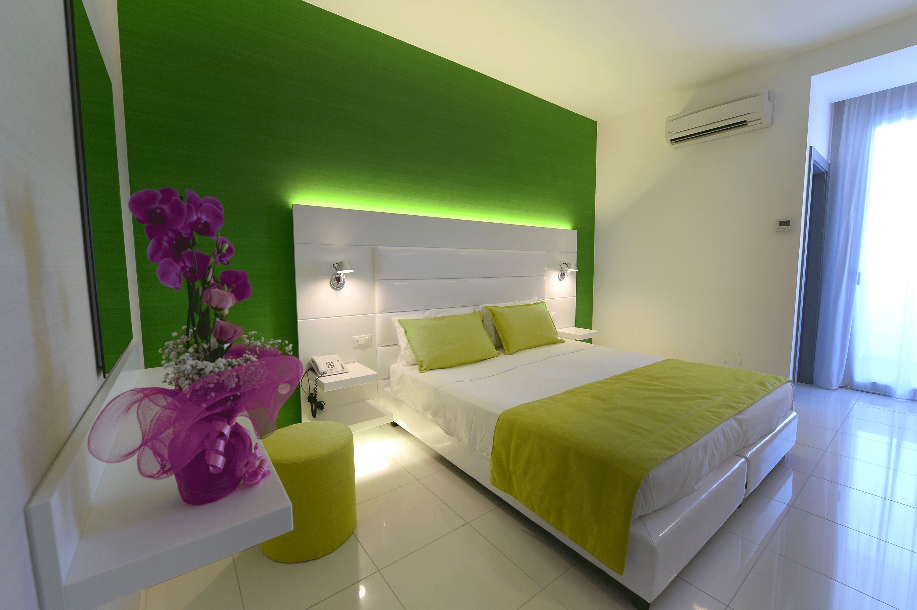 جويليفو هوتل آند فيليدج