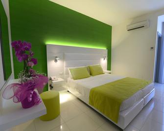 Giulivo Hotel & Village - Baia Domizia - Спальня