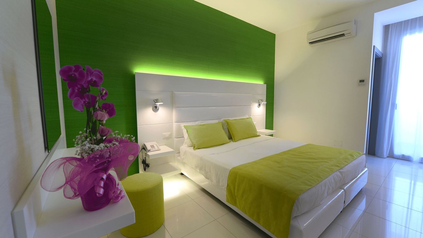 جويليفو هوتل آند فيليدج