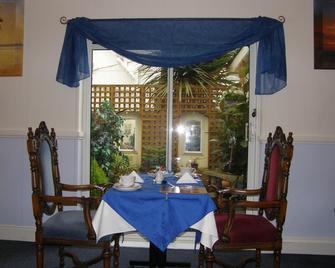 Kingswinford Guest House - פיינטון - מסעדה