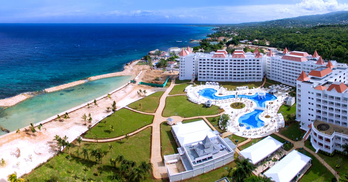 Bahia Principe Luxury Runaway Bay Adults Only From £29 Runaway Bay Hotel Deals And Reviews Kayak